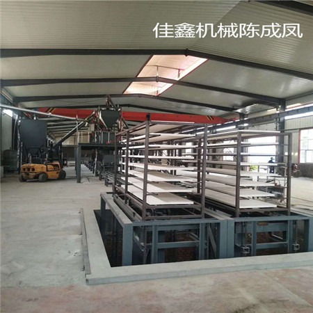 山東fs復(fù)合保溫板設(shè)備及免拆模復(fù)合板建筑市場用途廣泛